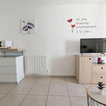 Apartment Renove Avec Parking Privatif ,a 2min De La Plage *